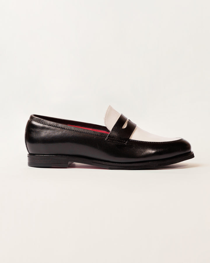 Alessa Loafer Black and White Classic Sole