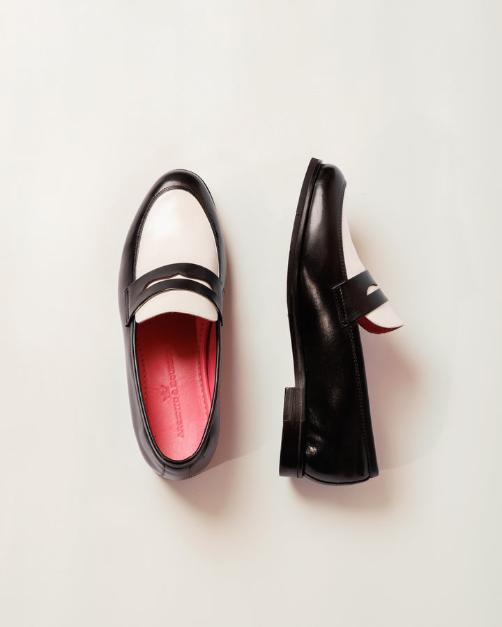 Alessa Loafer Black and White Classic Sole